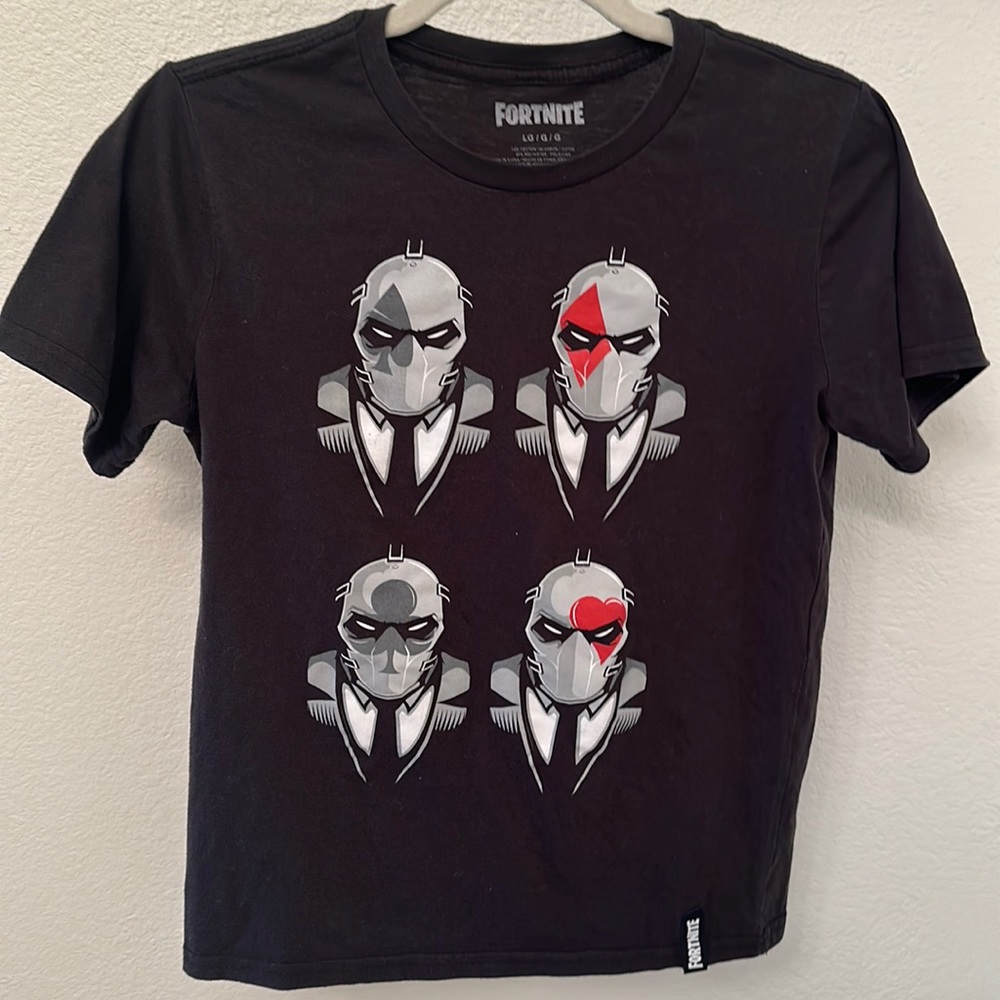 3/$15 ⭐️ Fortnite Boys Shirt Size L